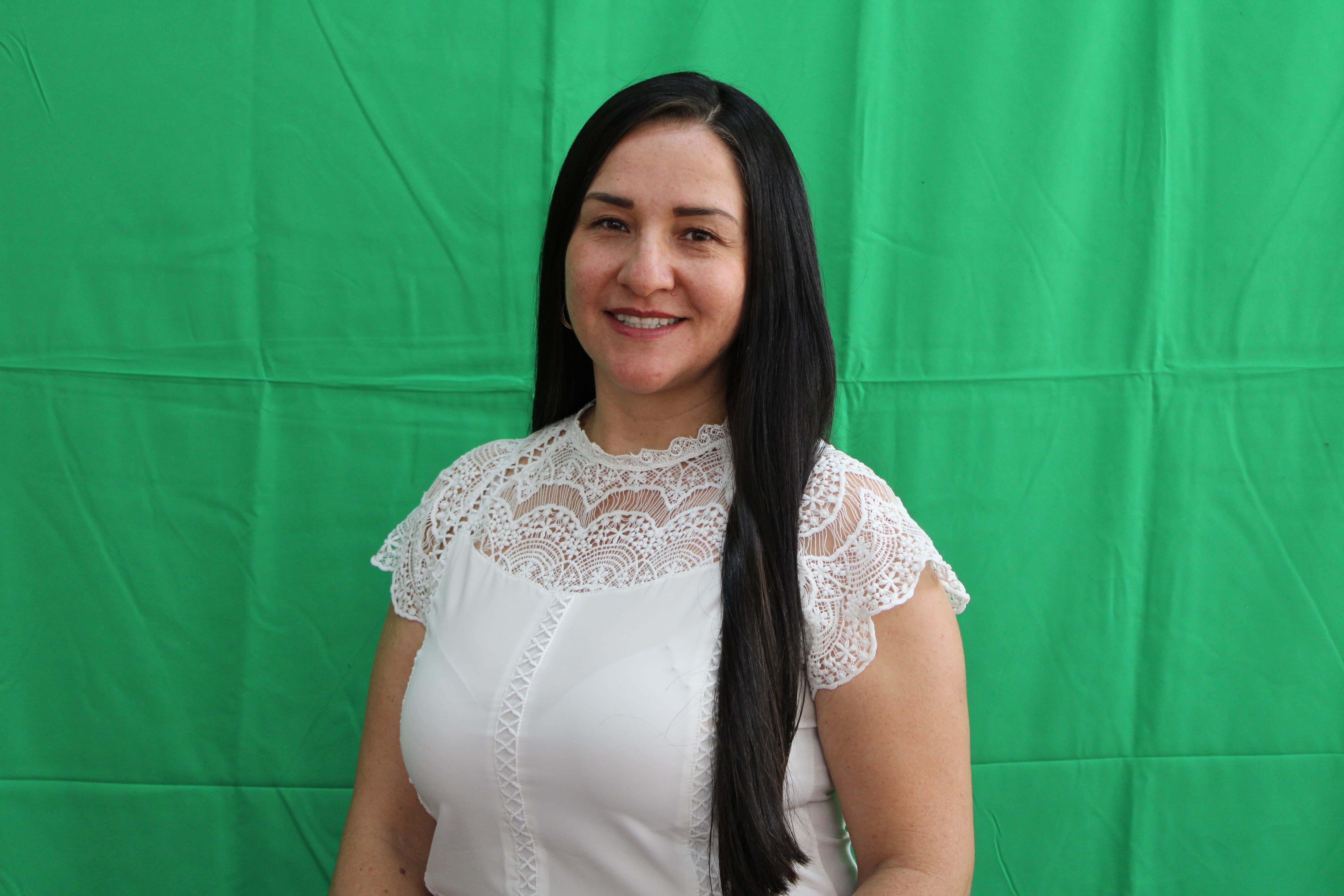Integrante del departamento de ciencias Cindy Rodríguez