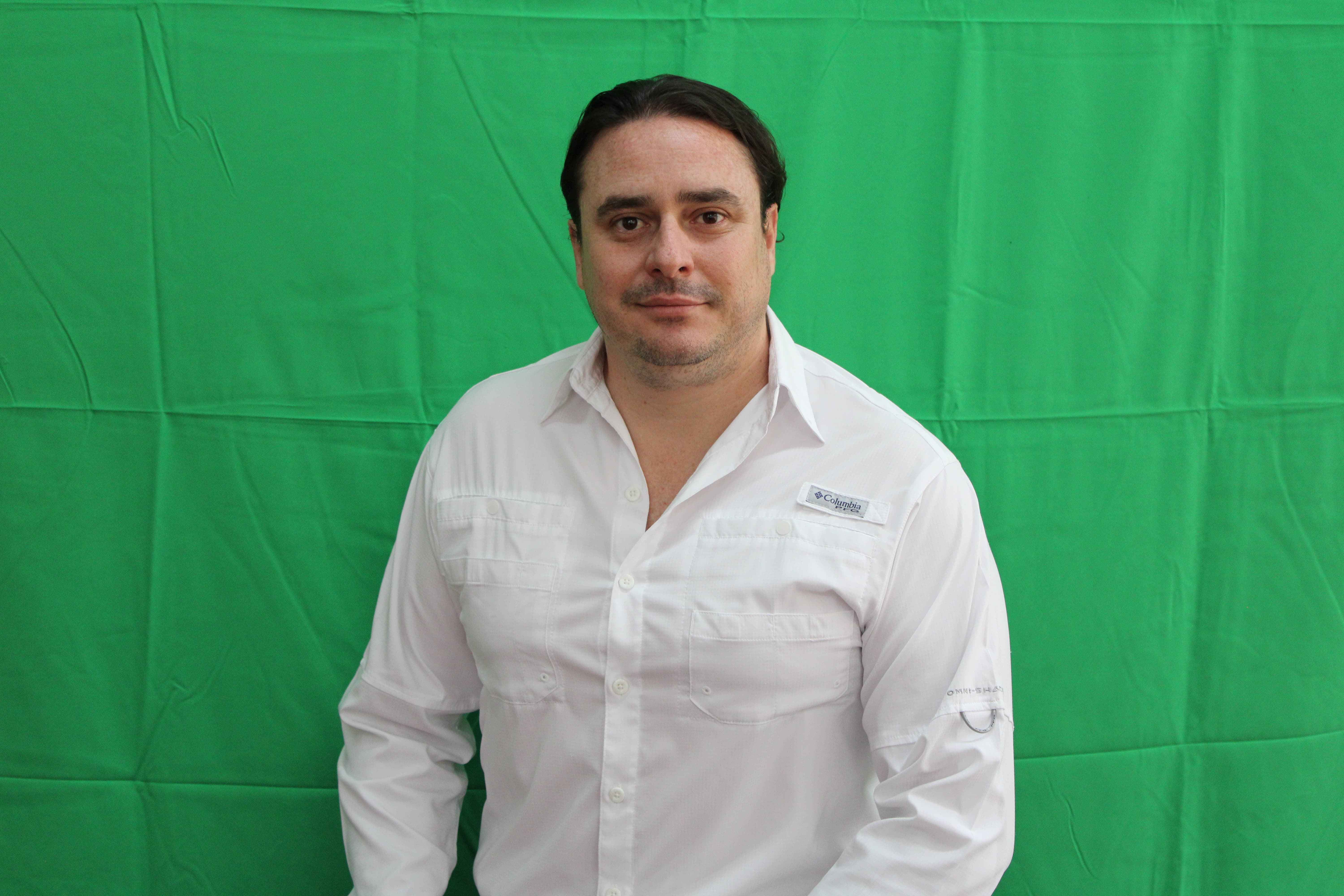 Integrante del departamento de francés Jonathan Paniagua