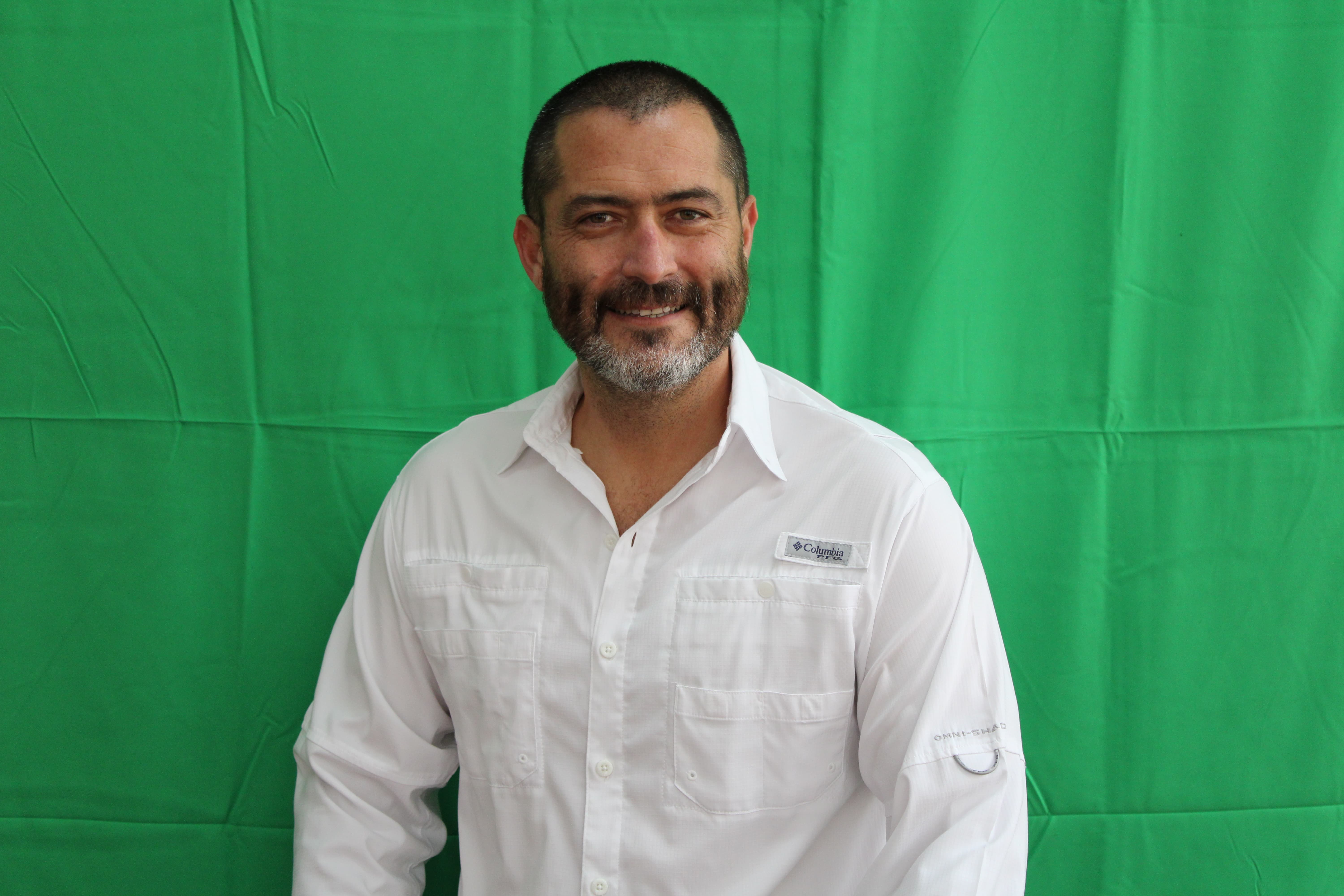 Integrante del departamento de inglés técnico Douglas Bolaños