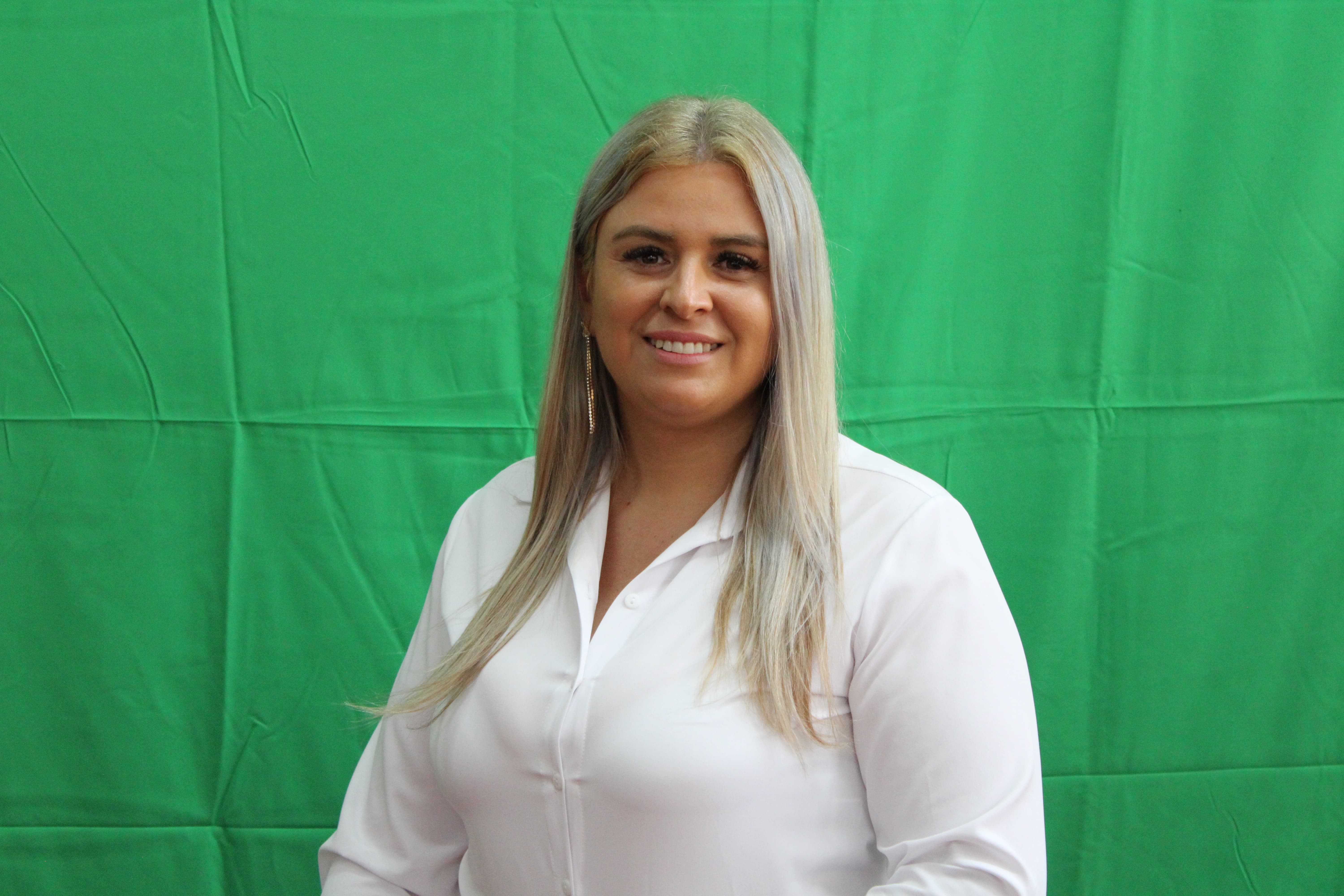 Integrante del departamento de inglés técnico Ingrid Vega