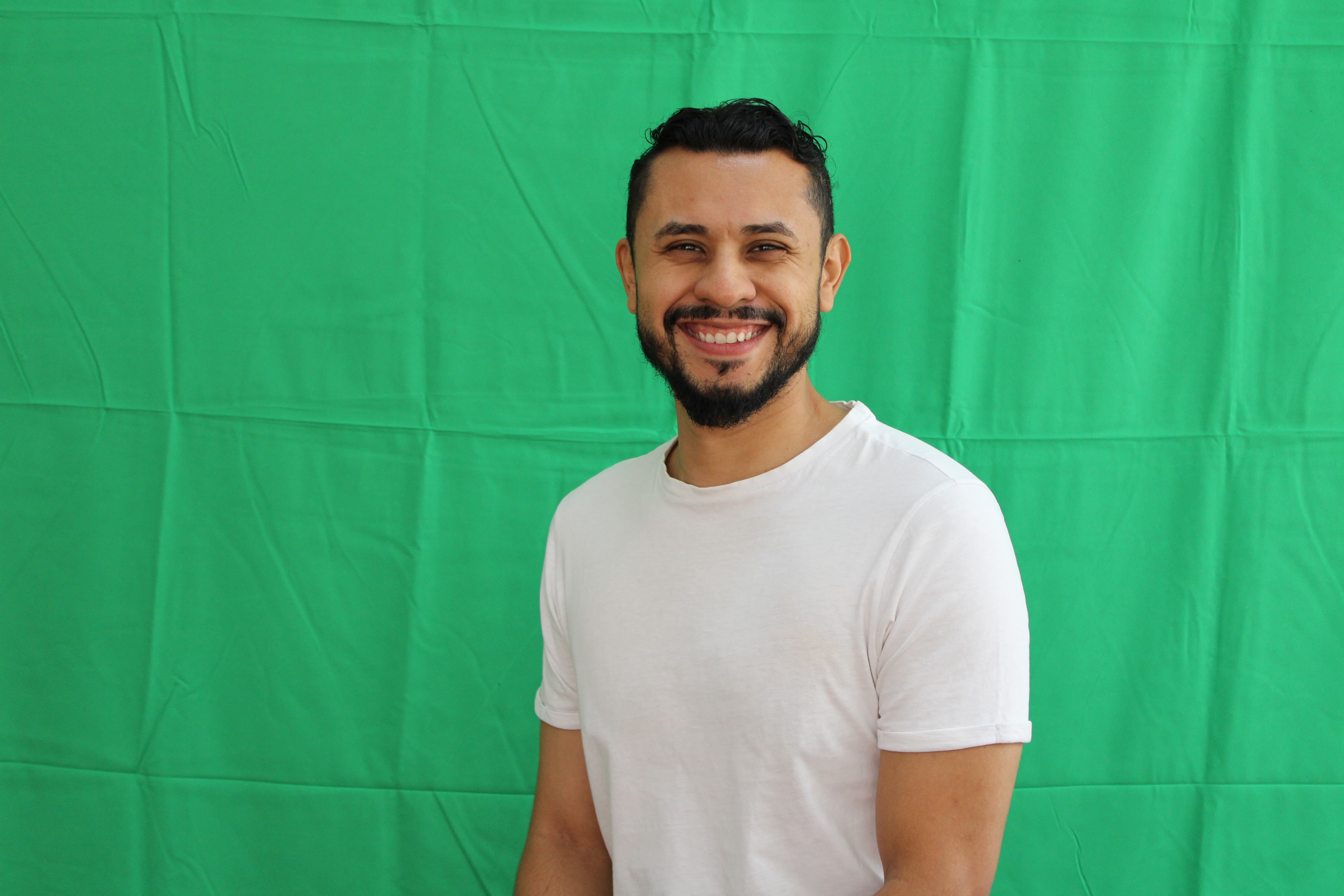 Integrante del departamento de inglés técnico Jeffry Álvarez